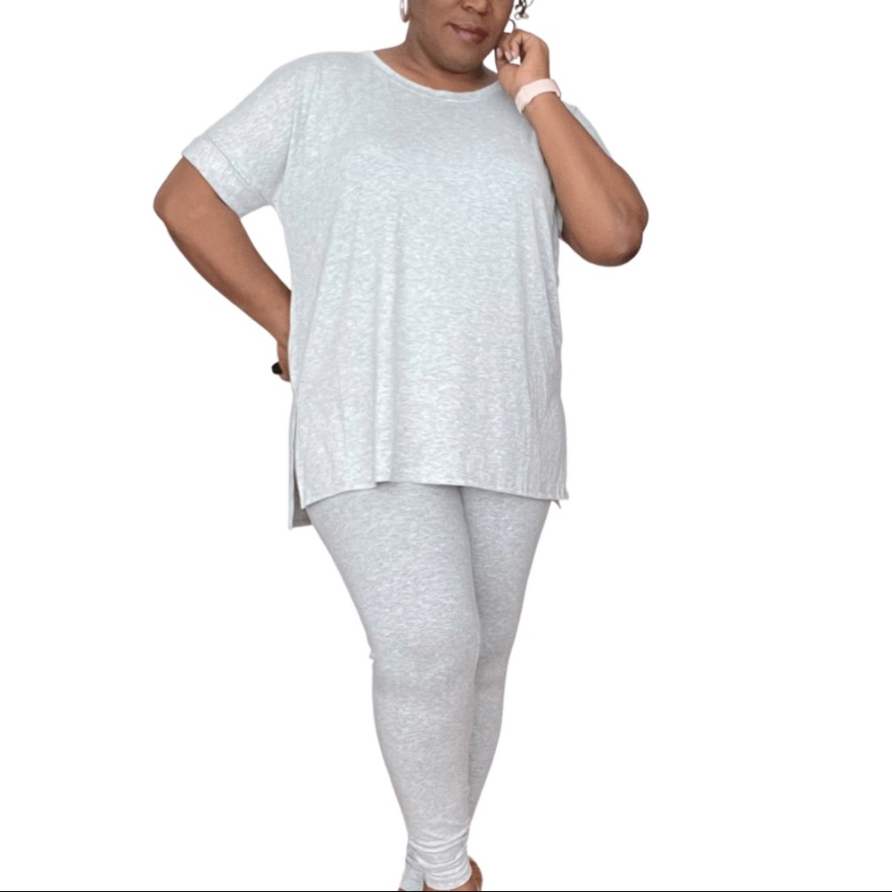 Plus Size Hi-Low Cuffed Short Sleeve Top Leggings 2 Piece Set Gray Size 1x 2x 3x